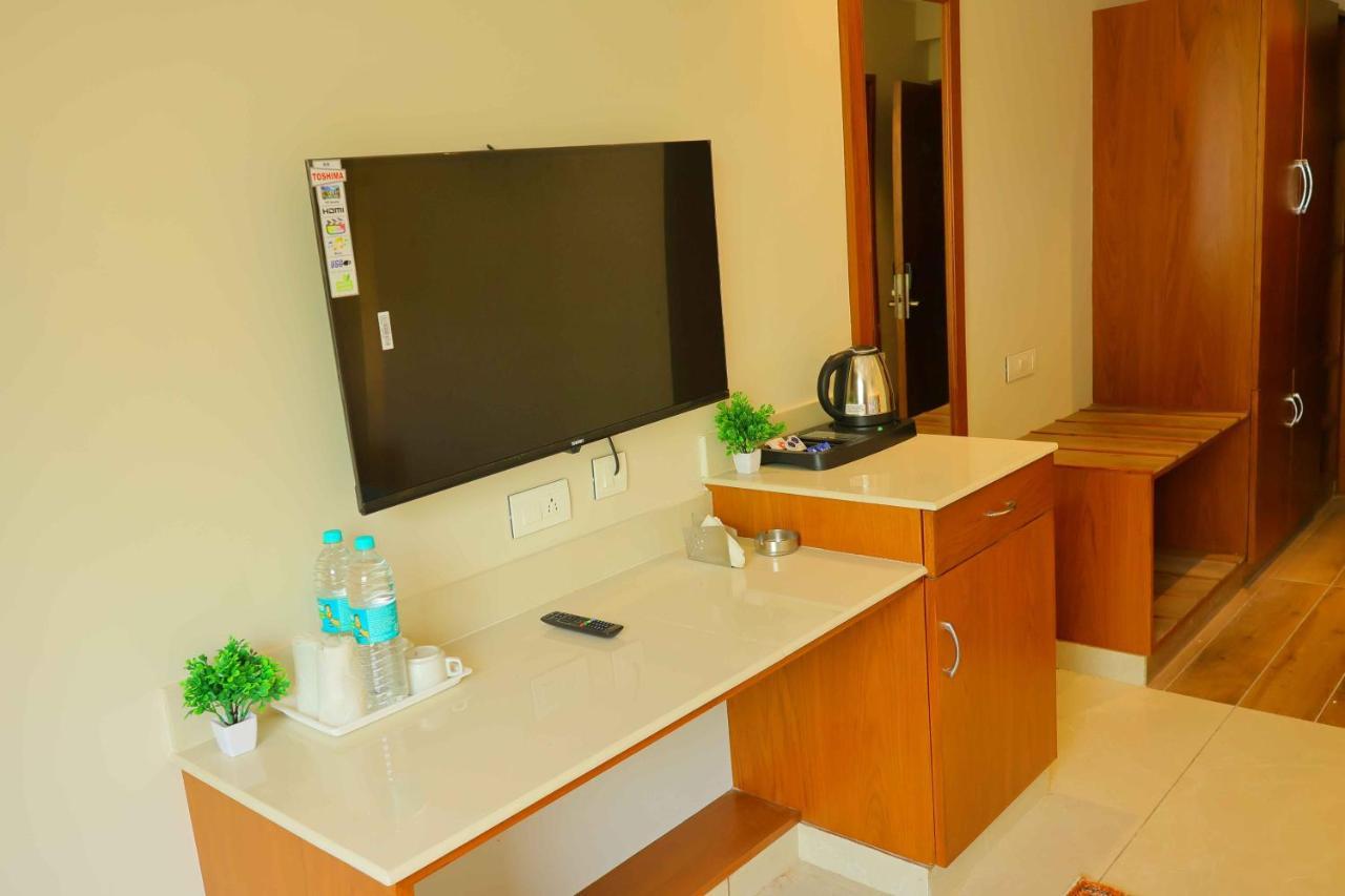Hotel Sa-ba Inn, Mall Road 3*