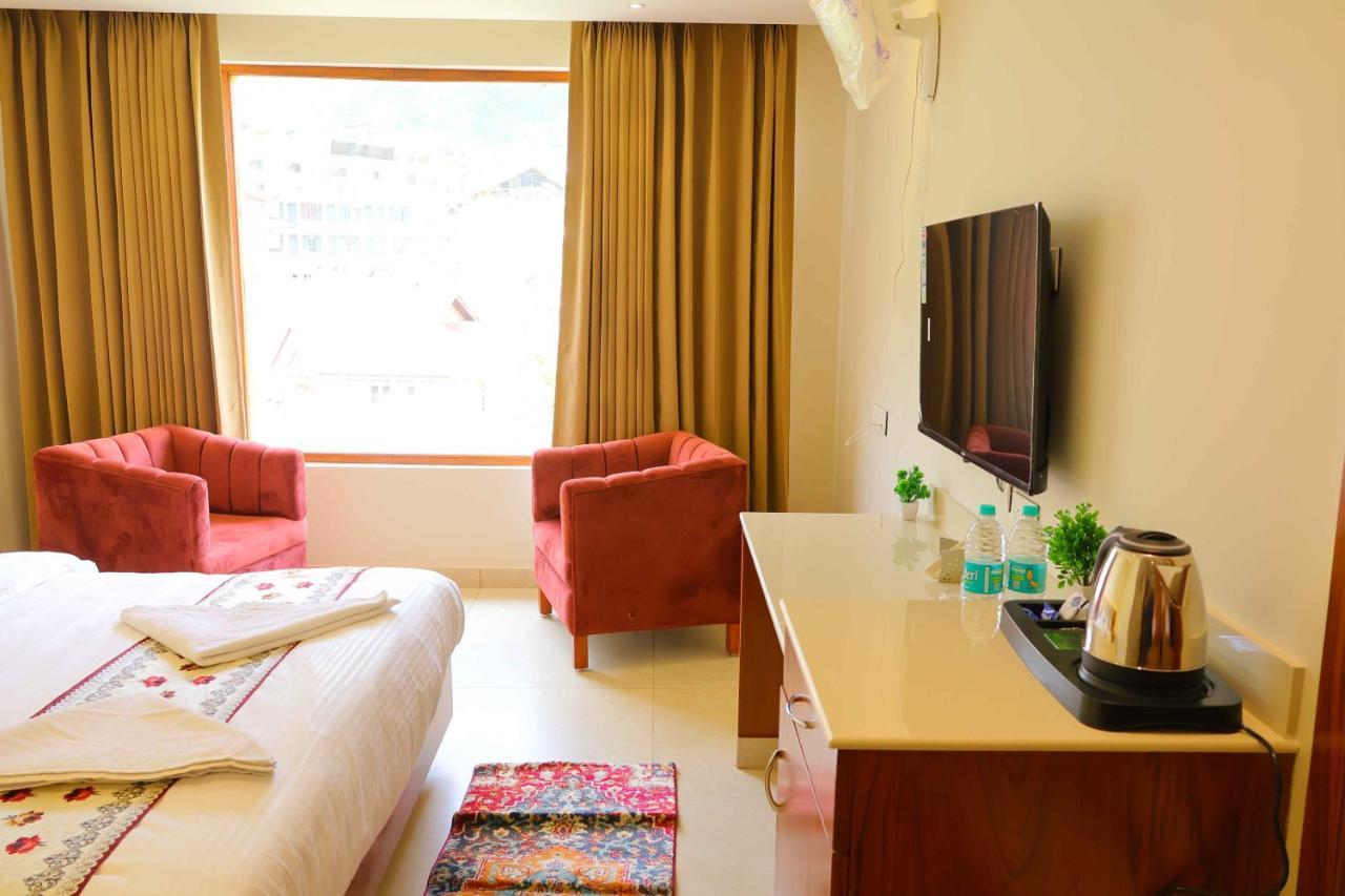 Hotel Sa-ba Inn, Mall Road Manali (Himachal Pradesh)