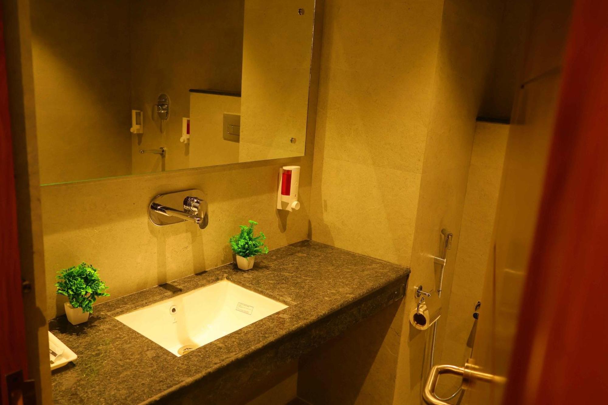 Sa-ba Inn, Mall Road 3*